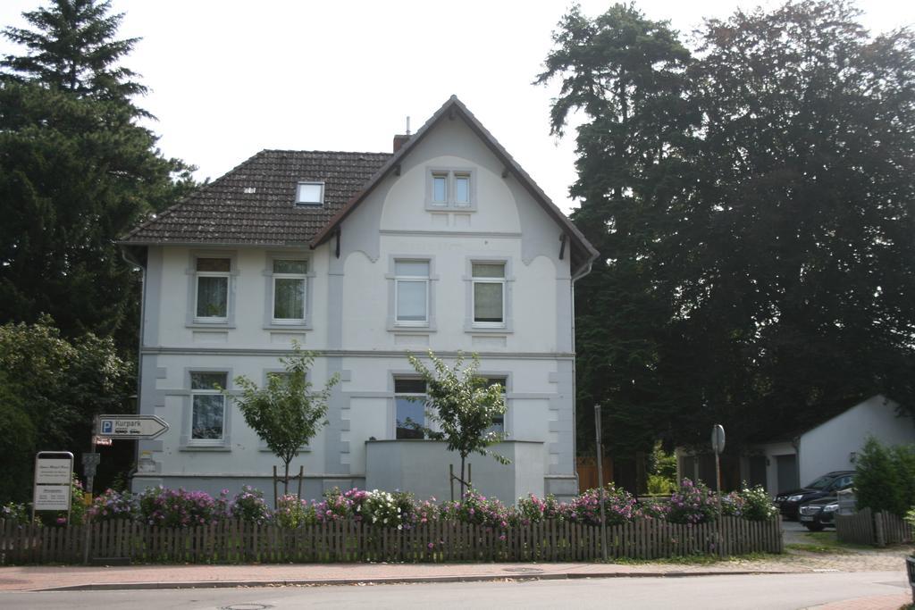 Ferienwohnung Am Kurpark Бад-Ненндорф Екстер'єр фото